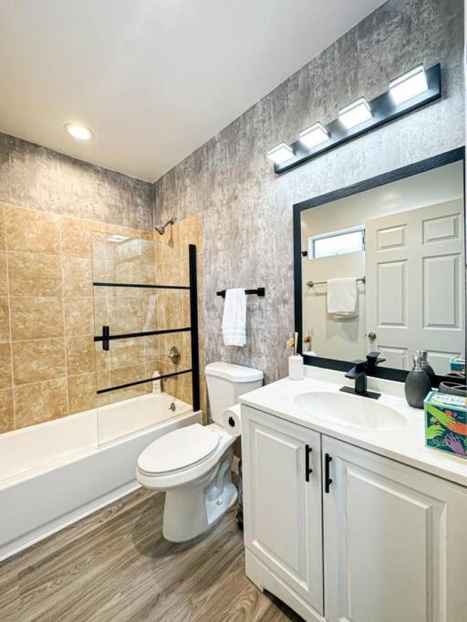 Modern Friendly 3br Habitat - Wo - Bur Holiday home *